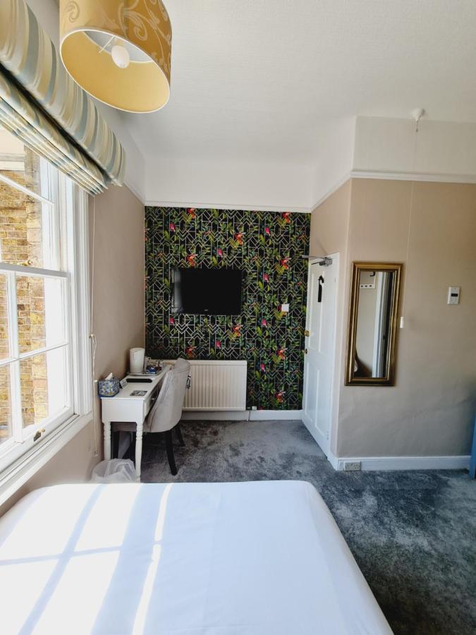 Beaufort Lodge - Central Location & Free Parking Taunton Exterior photo