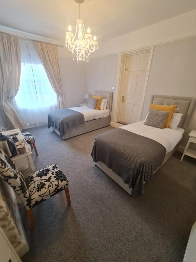 Beaufort Lodge - Central Location & Free Parking Taunton Exterior photo